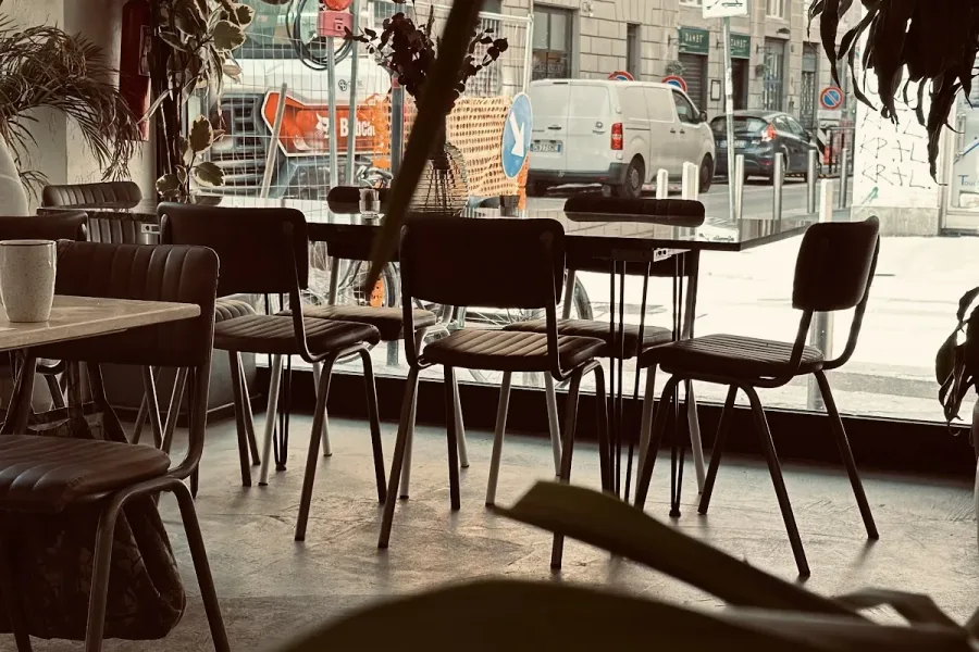 SISU. — interiøret i kaffebaren