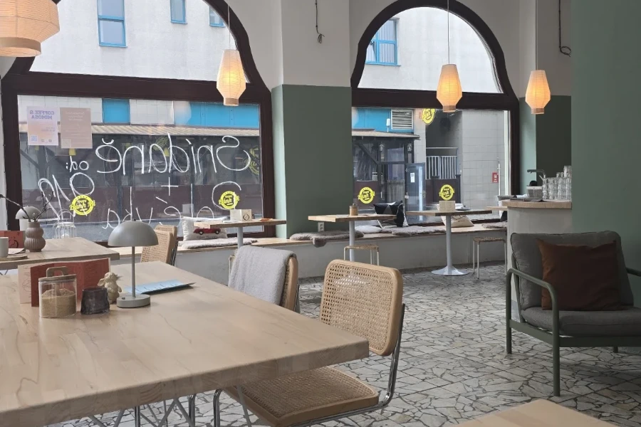 Malö kafe — fotografie 3 na Specialty Atlas