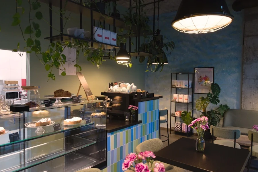 NICPOŃ coffee bar — wnętrze kawiarni