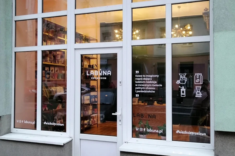 Labuna - Kawa i Akcesoria — wnętrze kawiarni