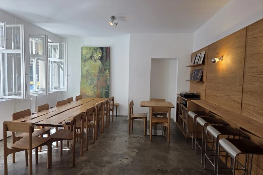 Garten Mitte — café interior