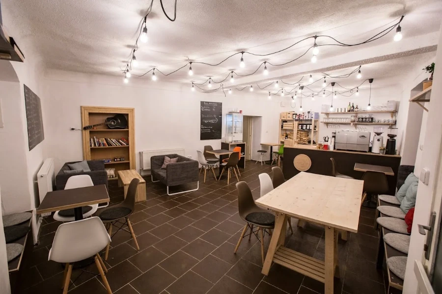 Káva na Knopp — roastery